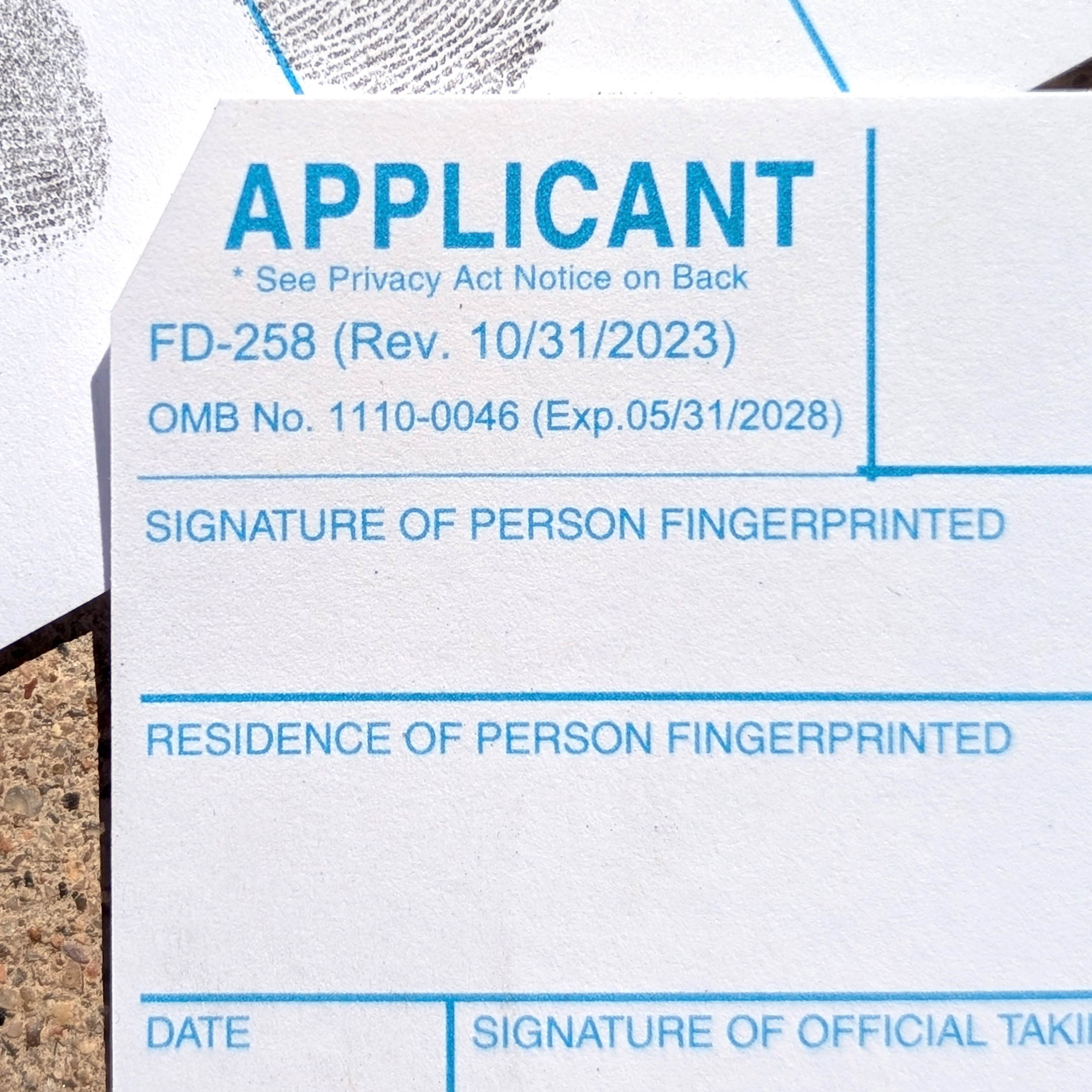 Complete Fingerprinting Kit: Ink, Cards, Holder and Base - Image 9